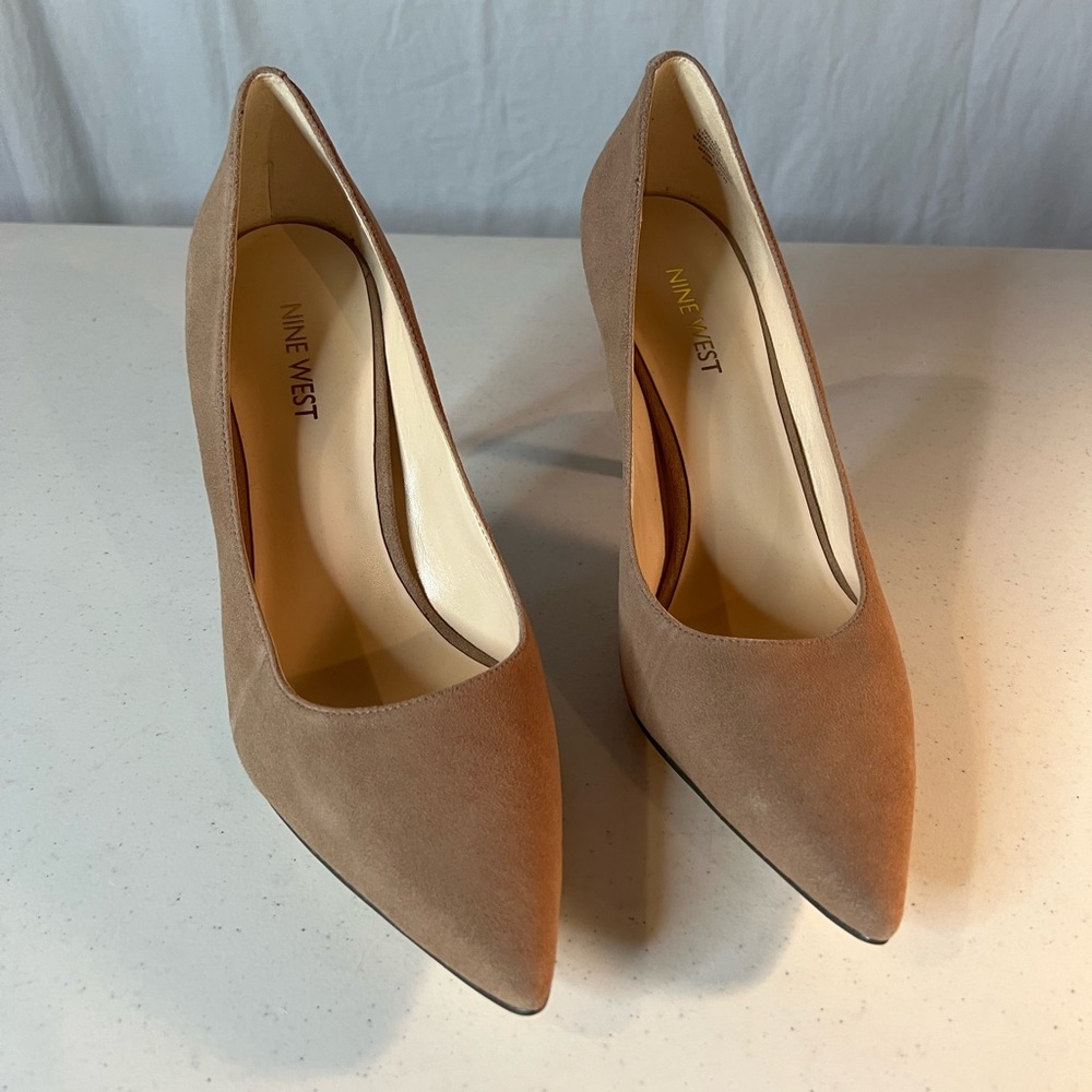 NINE WEST tan suede heels. Size 9M. NEW without box.